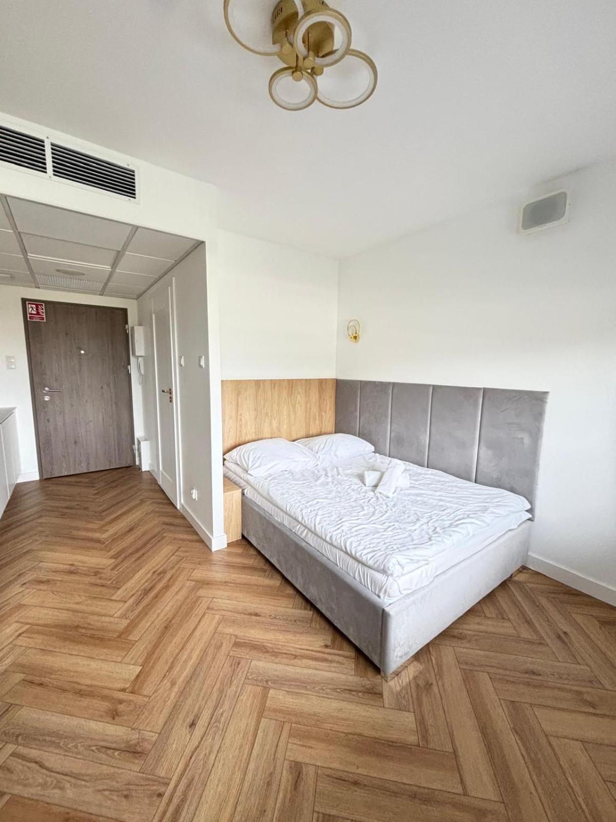 Apartamenty 24H Pileckiego Varsovia Exterior foto