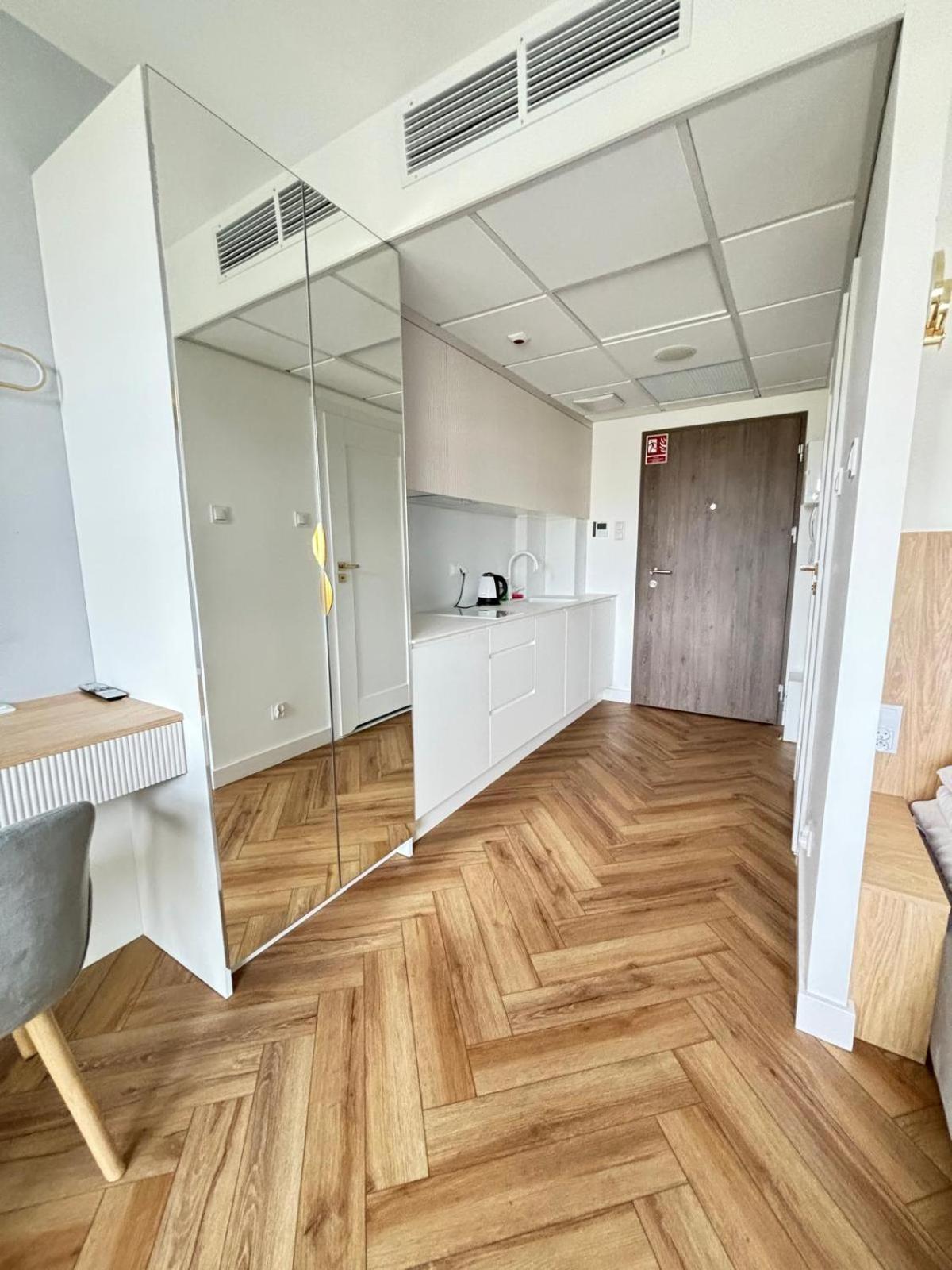 Apartamenty 24H Pileckiego Varsovia Exterior foto