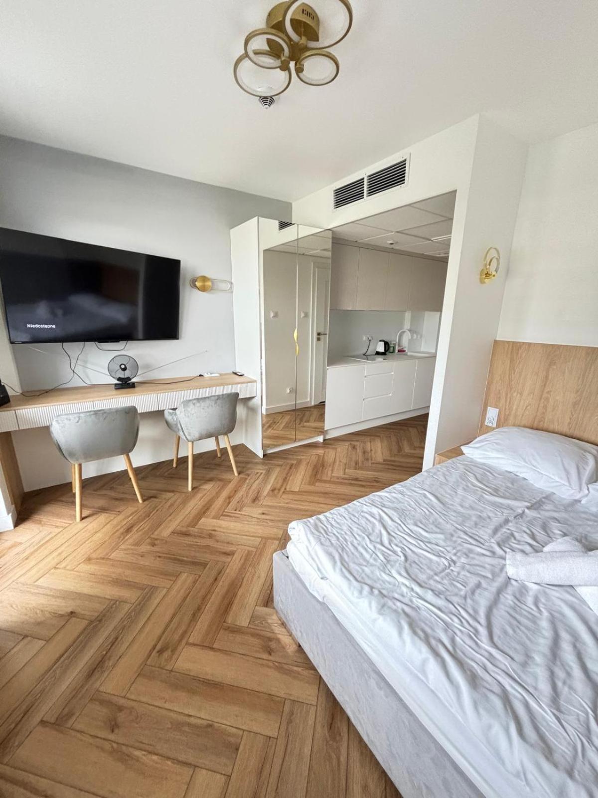 Apartamenty 24H Pileckiego Varsovia Exterior foto